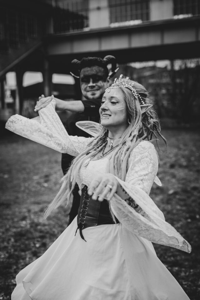 Alternative Hochzeit Fabelwesen Feen Brautkleid NRW Inspiration