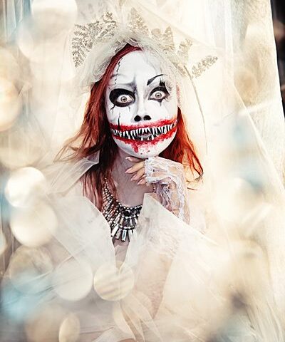 Horror Bride Styling für deine gruselige Halloween Hochzeit gestyled durch Angi Delrey